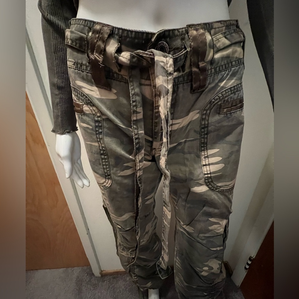 Miss Me Camouflage Cargo Pants - Picture 4 of 10